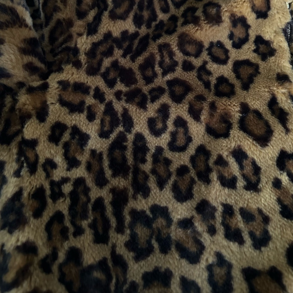 St. John Sport Faux Fur Bomber Jacket Chubby Leopard Size Small Signature Zipper - Picture 11 of 12